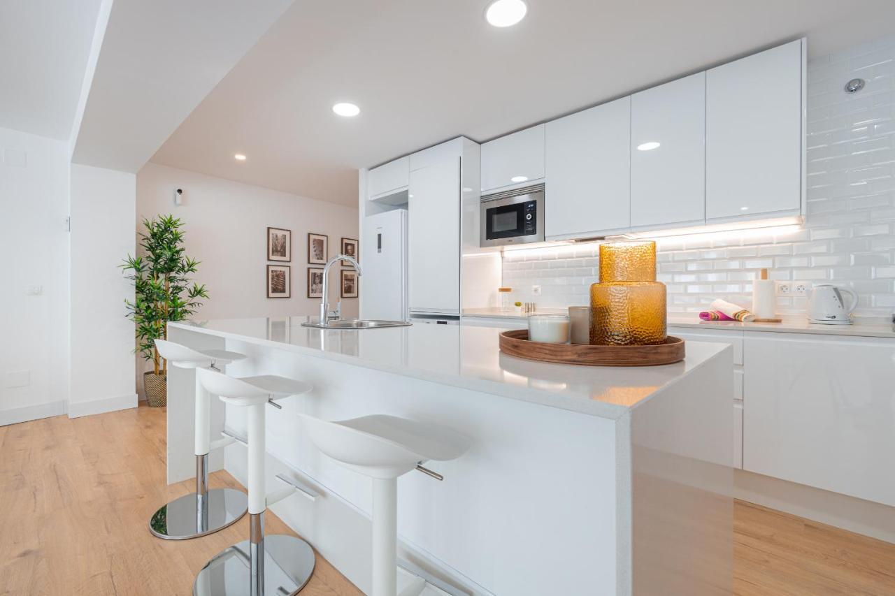 C26 Gorgeous 4 Bdrm Apartament In Plaza Uncibay Málaga Esterno foto